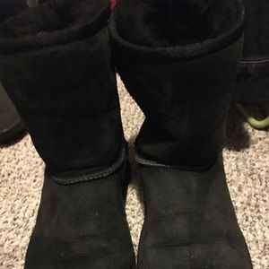 Black kids size 4 uggs